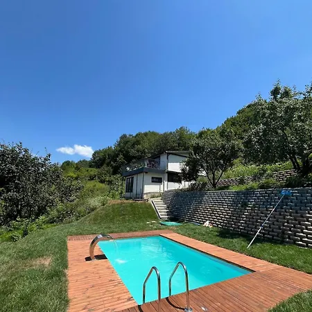 Holiday home Yesilin Tonlariyla Sarilmis Lueks